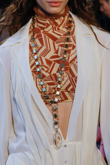 Details Chloé Fall 2018 Ready-to-Wear , Детали коллекции Хлоя осень зима 2018 , Fashion show , неделя моды в Париже , PFW , Paris Fashion Week , Mainstyles